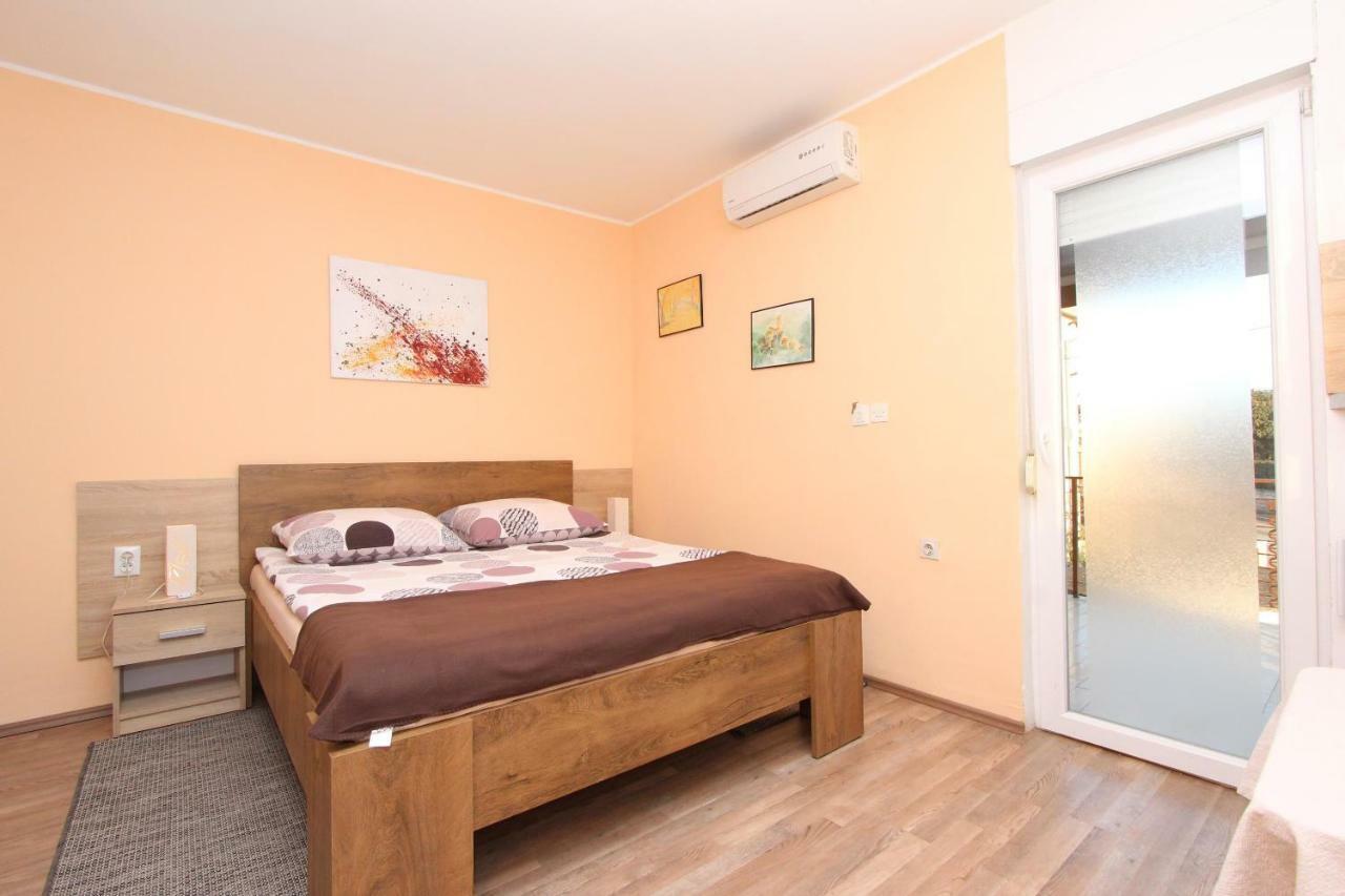 Apartments And Room Eva روفينج المظهر الخارجي الصورة