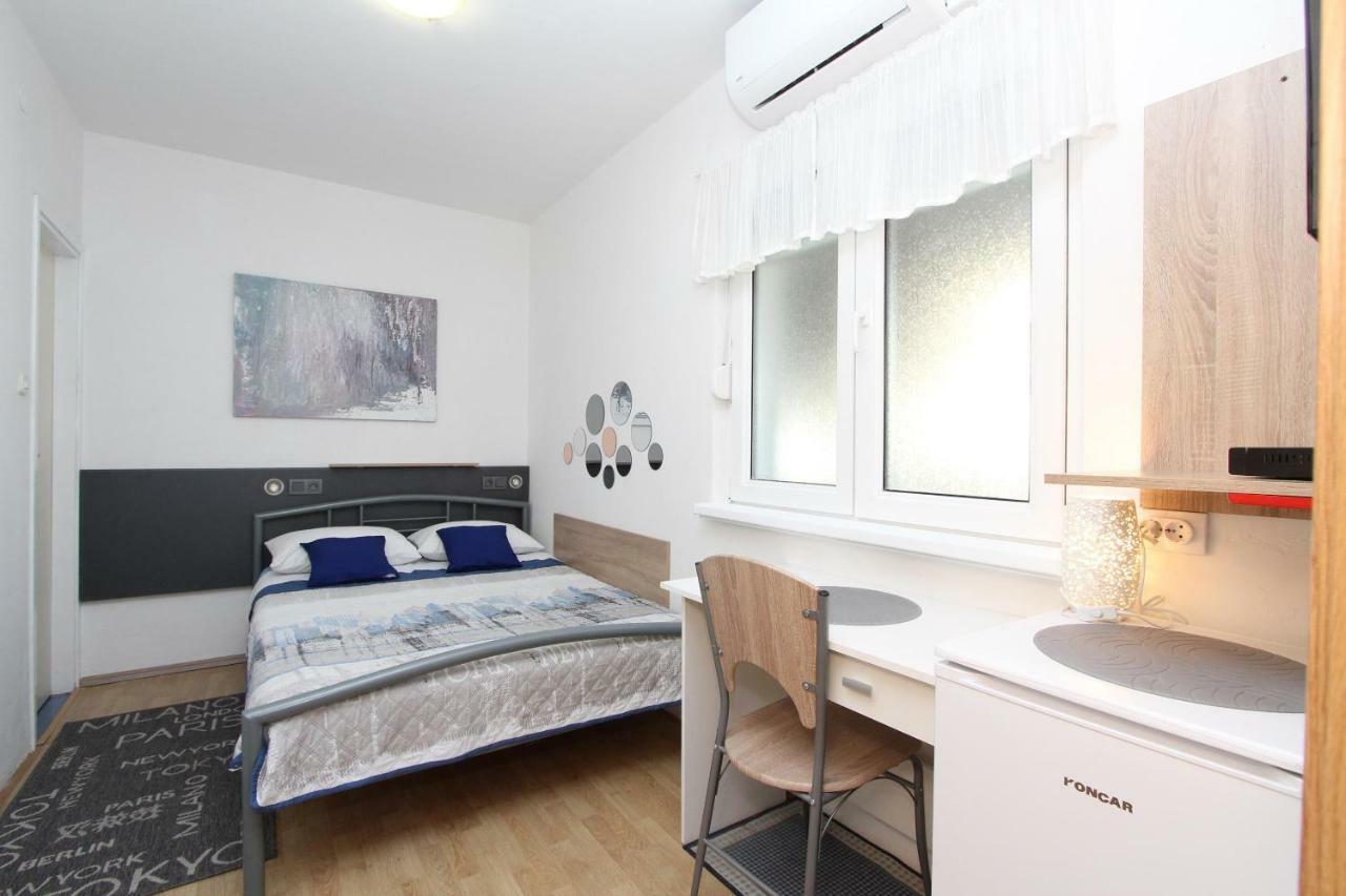 Apartments And Room Eva روفينج المظهر الخارجي الصورة