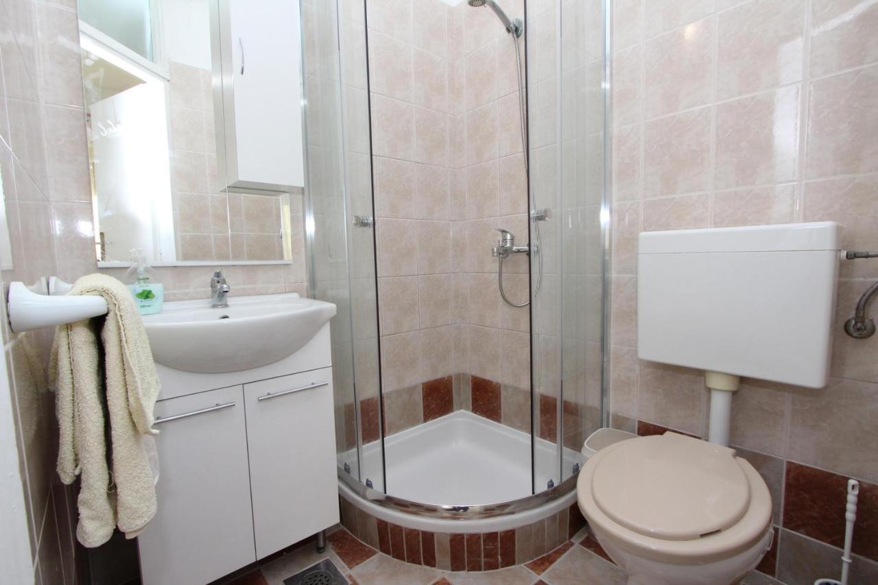 Apartments And Room Eva روفينج المظهر الخارجي الصورة